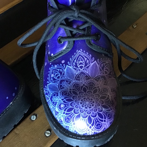 YES WE VIBE boots - Picture 4 of 4